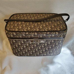 Vintage DIOR make-up case!